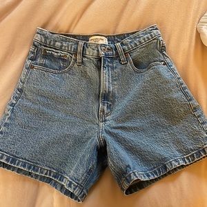Abercrombie & Fitch High Rise Dad Short